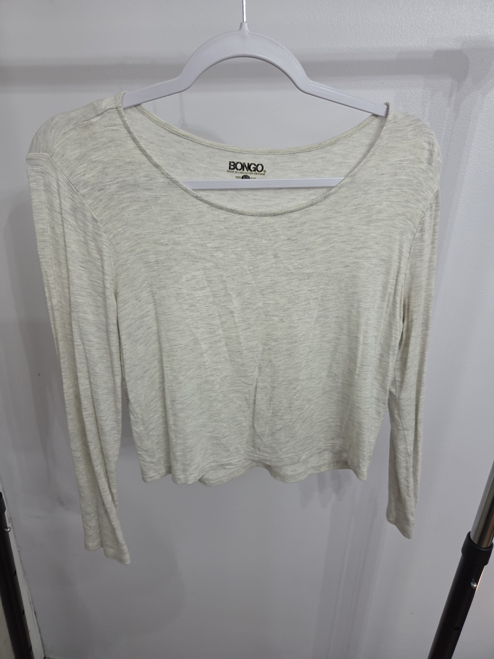 BONGO Long Sleeve Scoop Neck Top in Pale Cream